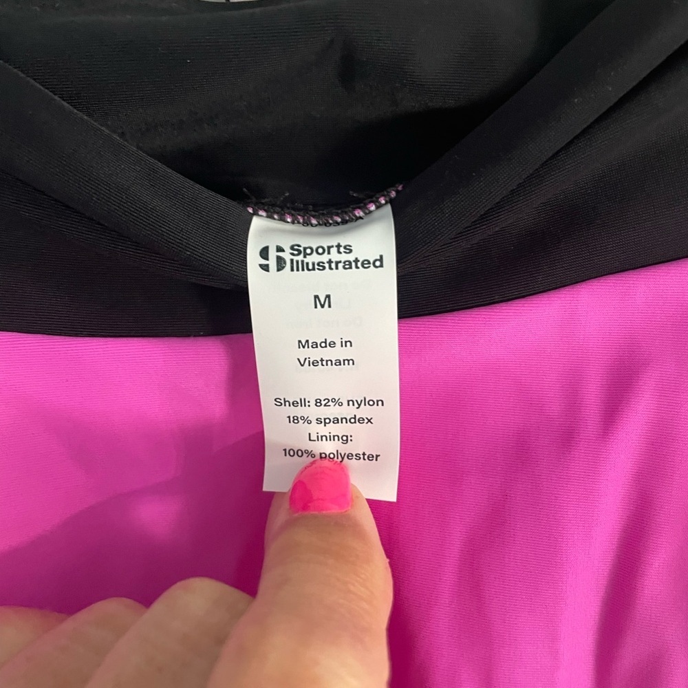 Sports Illustrated Swimsuit in Black and Pink - size medium Bikini Set - Picture 7 of 16